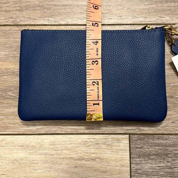 COACH WRISTLET PEBBLE LEATHER TRUE BLUE SMALL NWT - Picture 7 of 7